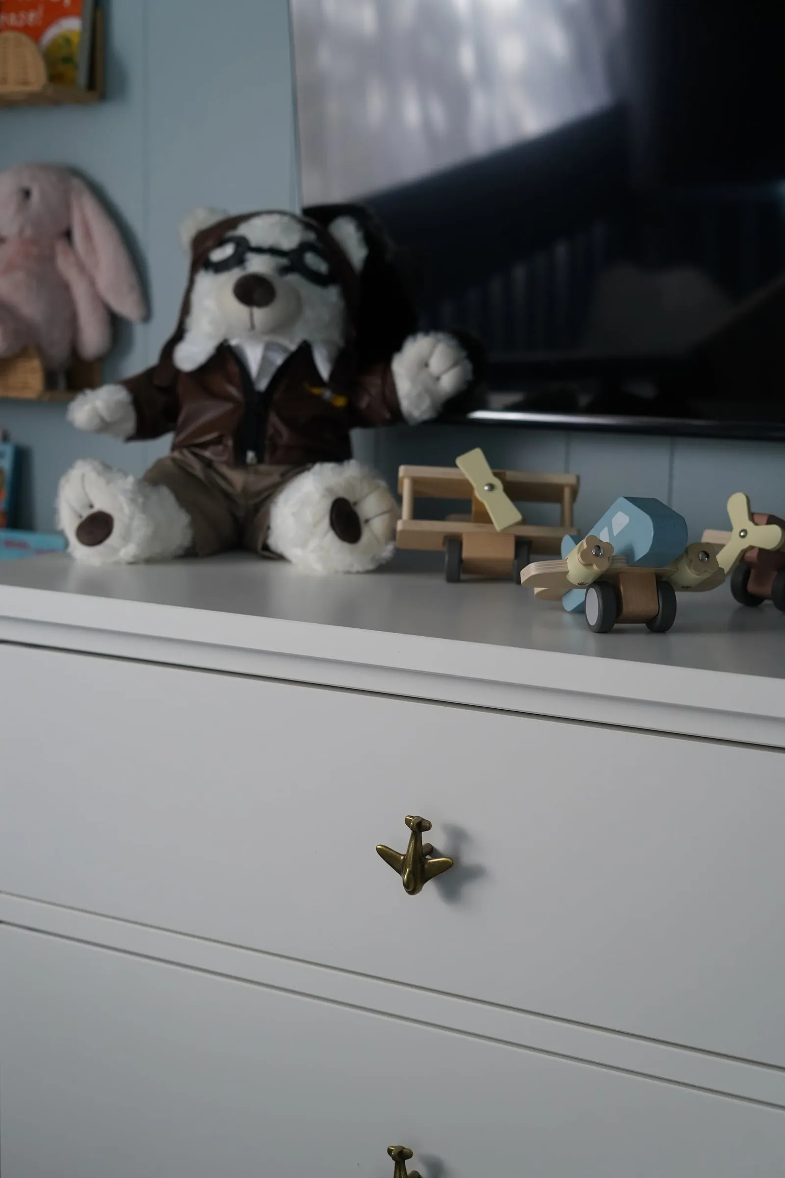 Bedroom and nursery decorating by Noema Interior Design (18 of 27)